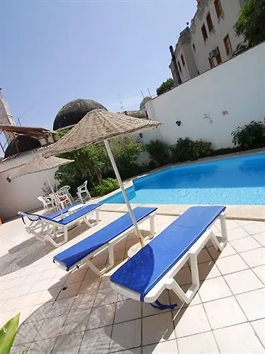 Akdeniz Apart Hotel Kusadasi 3*,